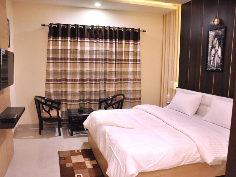 Hotel Bellevue Gwalijar Zewnętrze zdjęcie