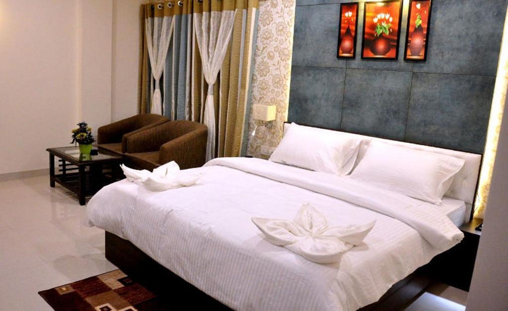 Hotel Bellevue Gwalijar Zewnętrze zdjęcie